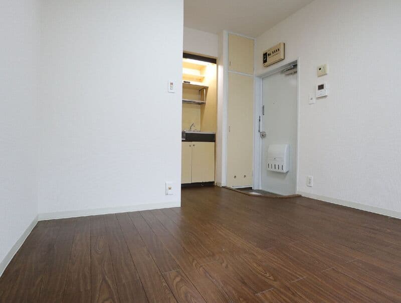 Room image 12