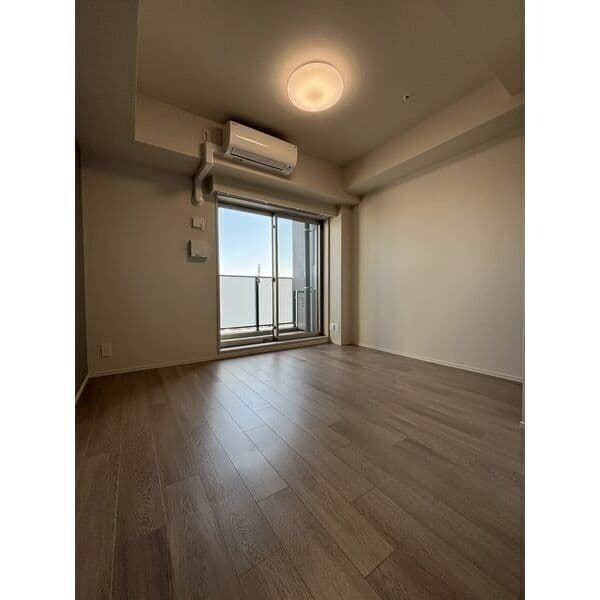 Room image 9