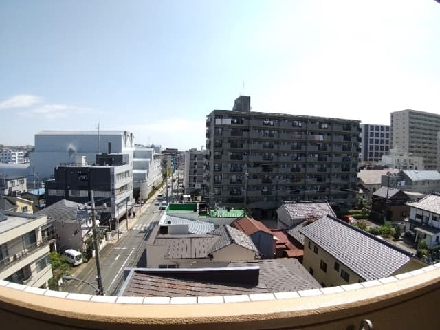Room image 15
