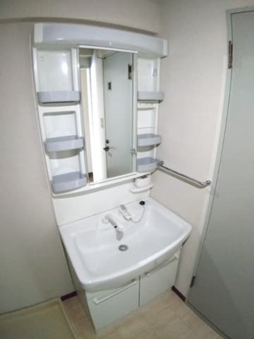 Room image 9