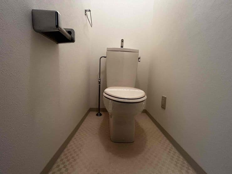 Room image 8