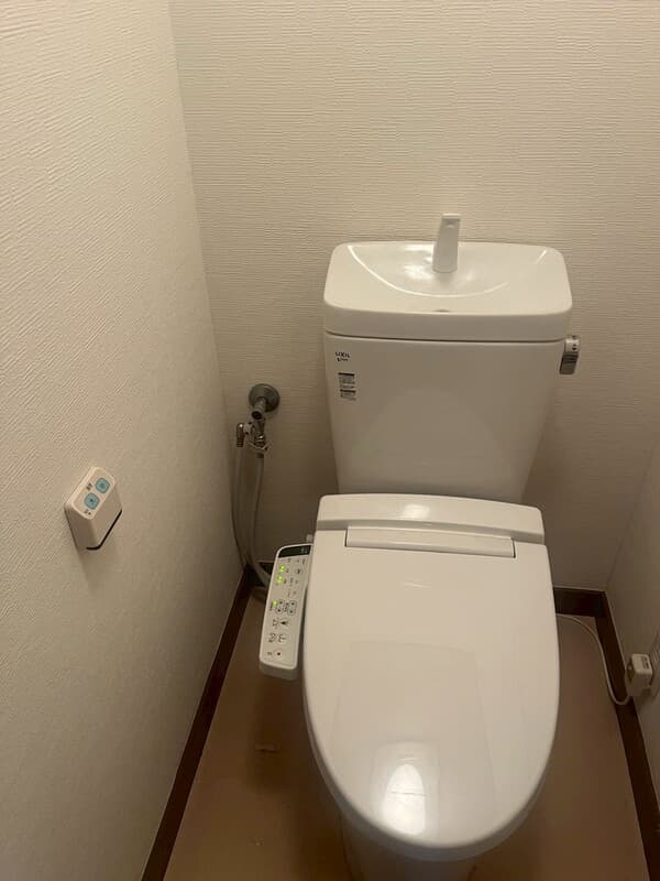 Room image 8