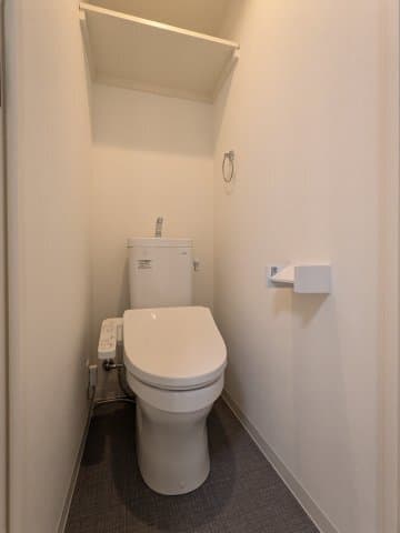 Room image 8