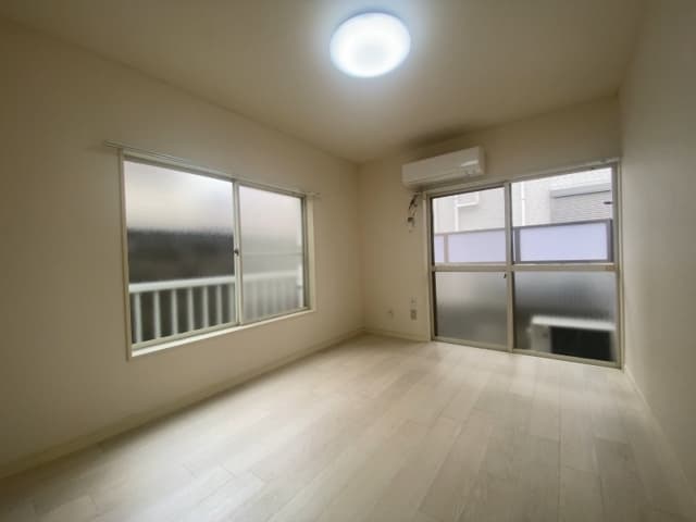 Room image 14