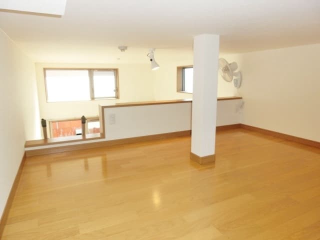 Room image 16