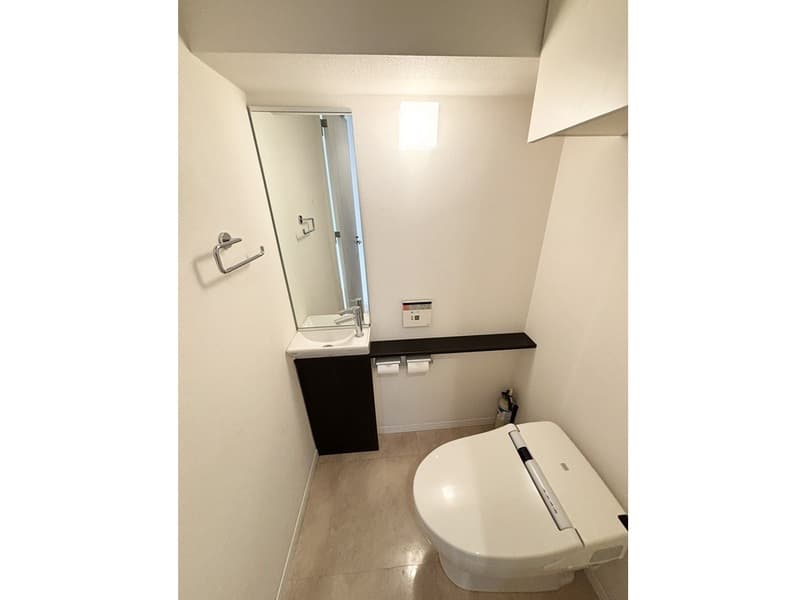 Room image 11