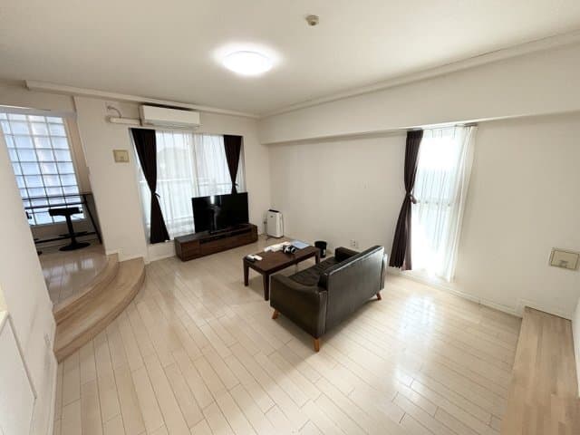 Room image 8