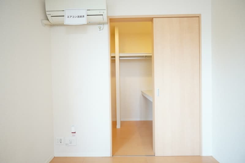 Room image 13