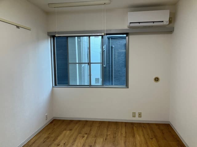 Room image 11