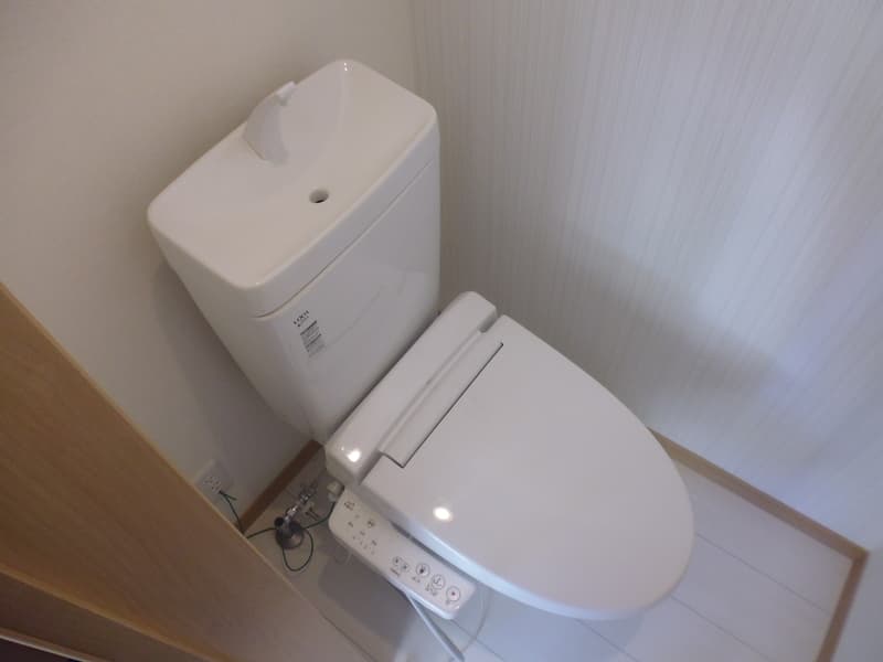 Room image 8