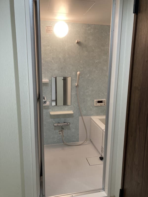 Room image 8
