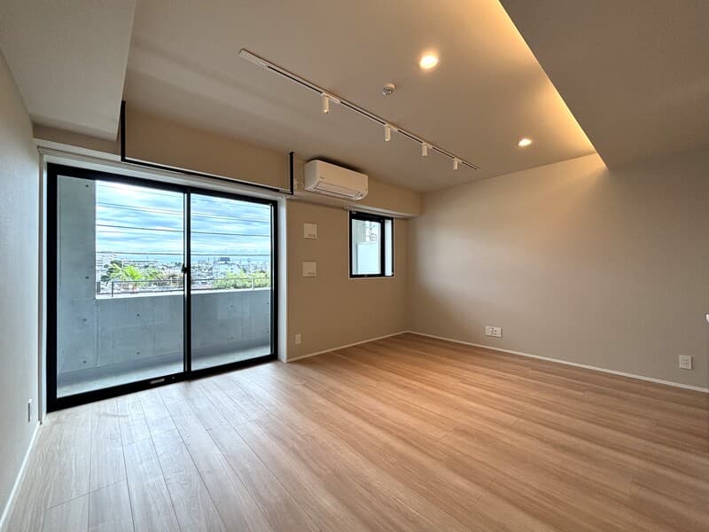 Room image 11