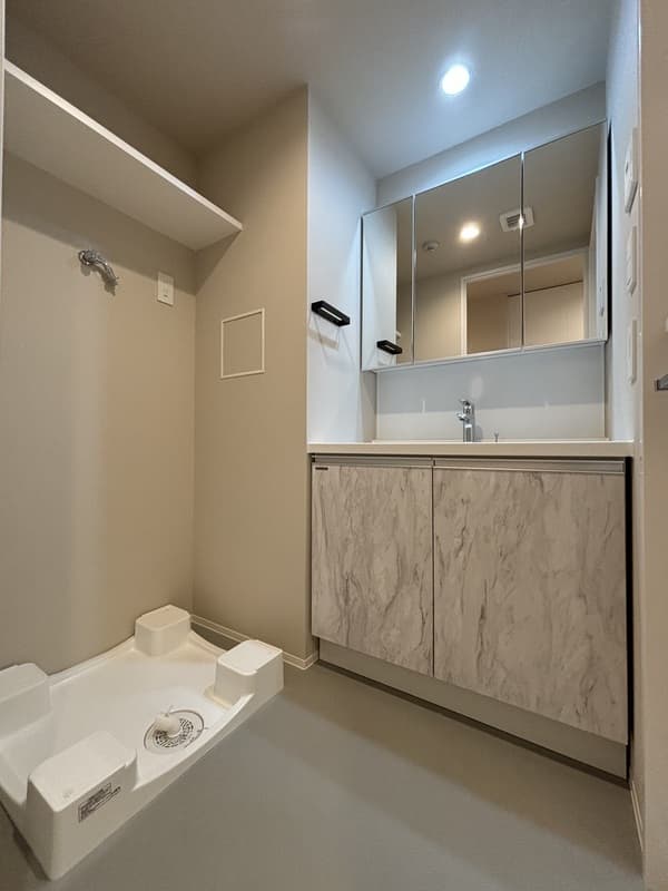 Room image 13