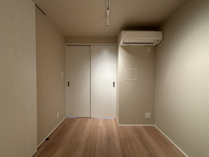 Room image 16