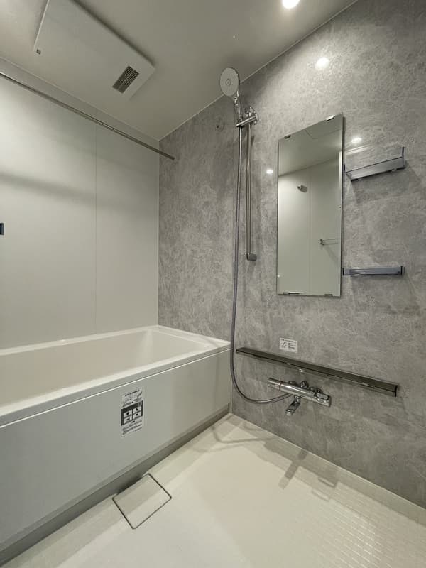 Room image 12