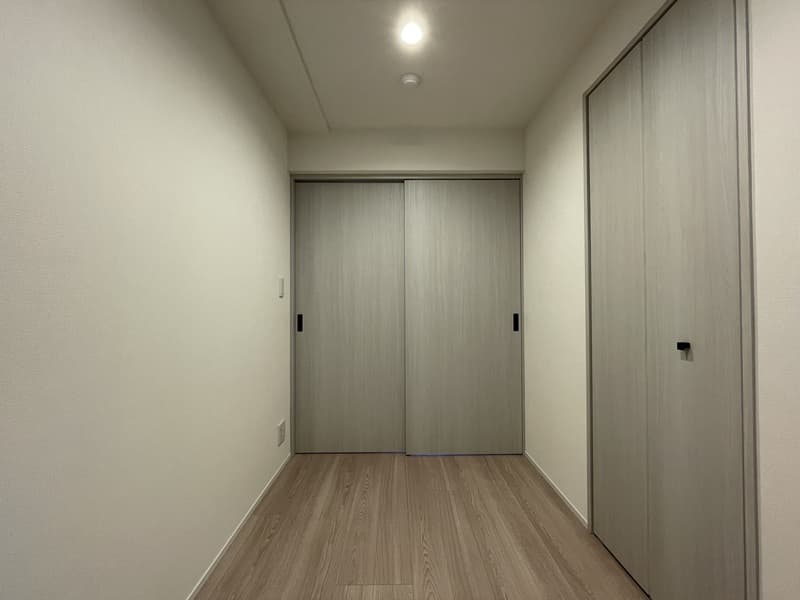 Room image 15