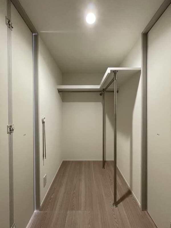 Room image 16