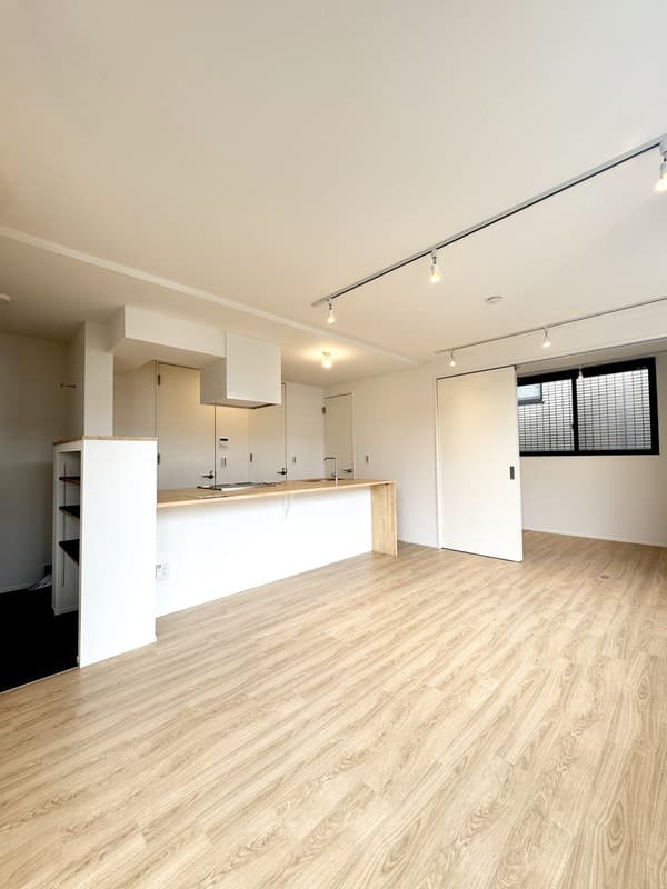 Room image 8