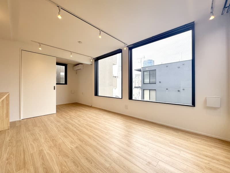 Room image 9