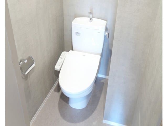 Room image 8