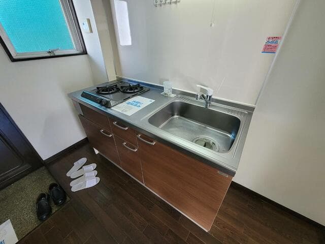 Room image 8