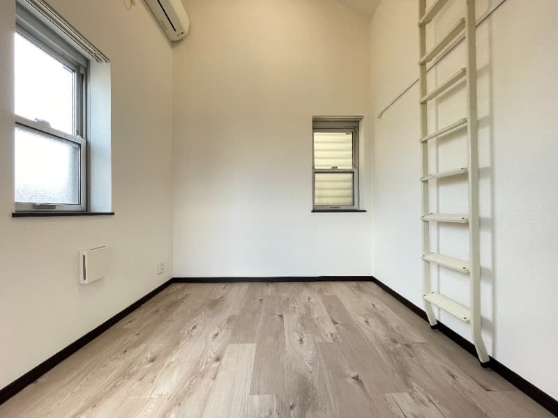 Room image 11