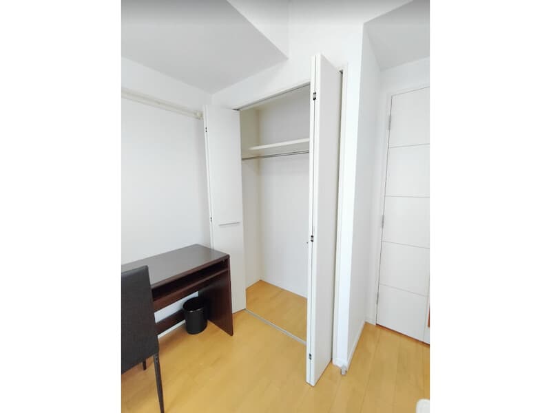 Room image 16