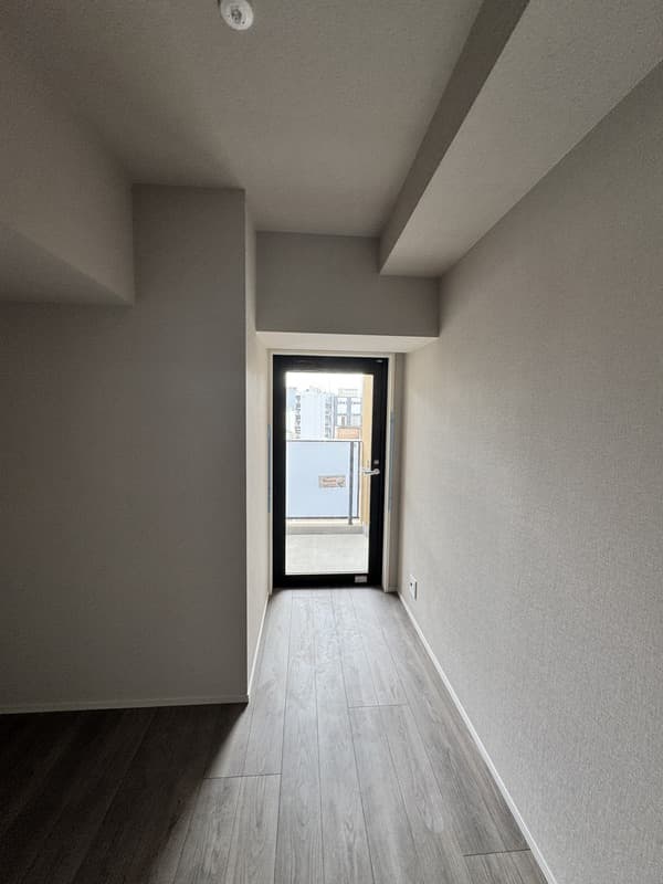 Room image 8