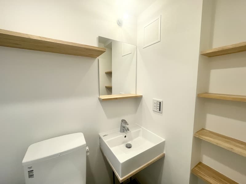Room image 9