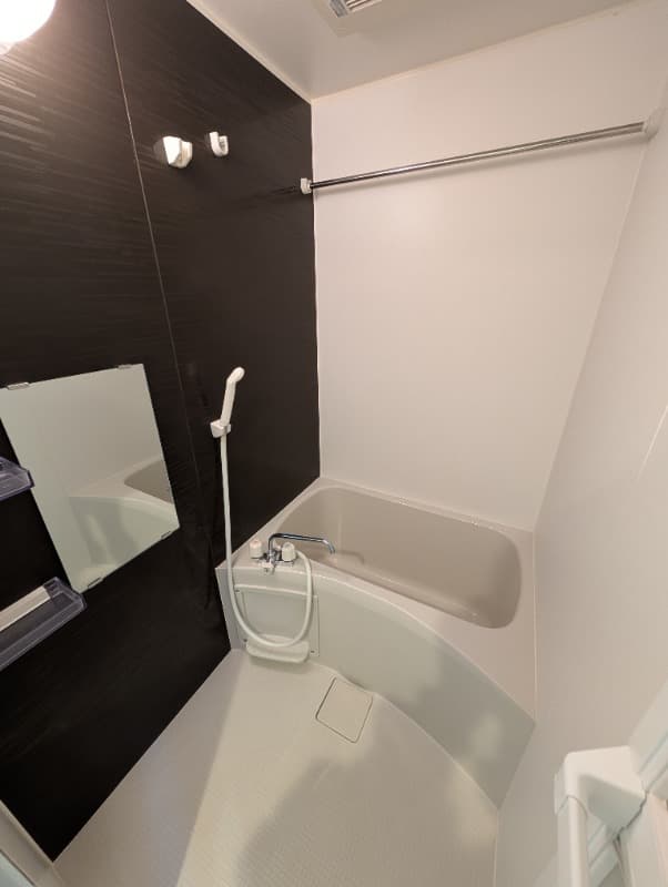 Room image 15