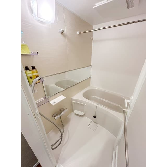 Room image 9