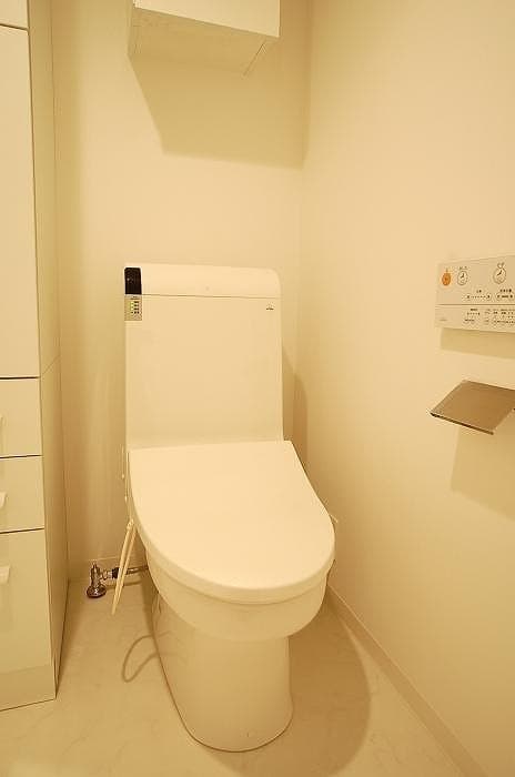 Room image 8