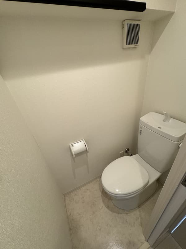 Room image 8