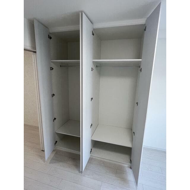 Room image 11