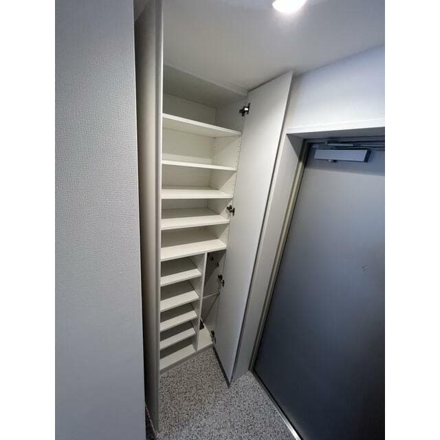 Room image 12