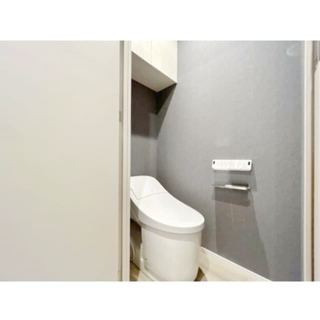 Room image 8