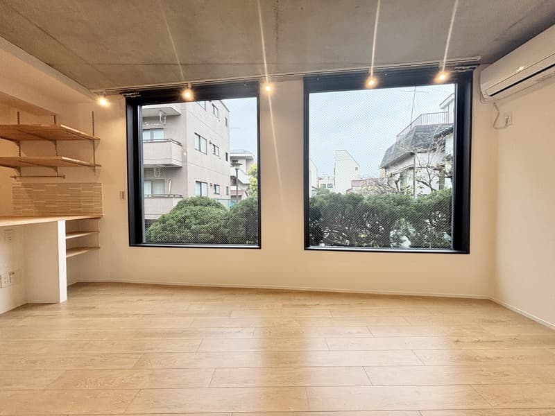 Room image 10