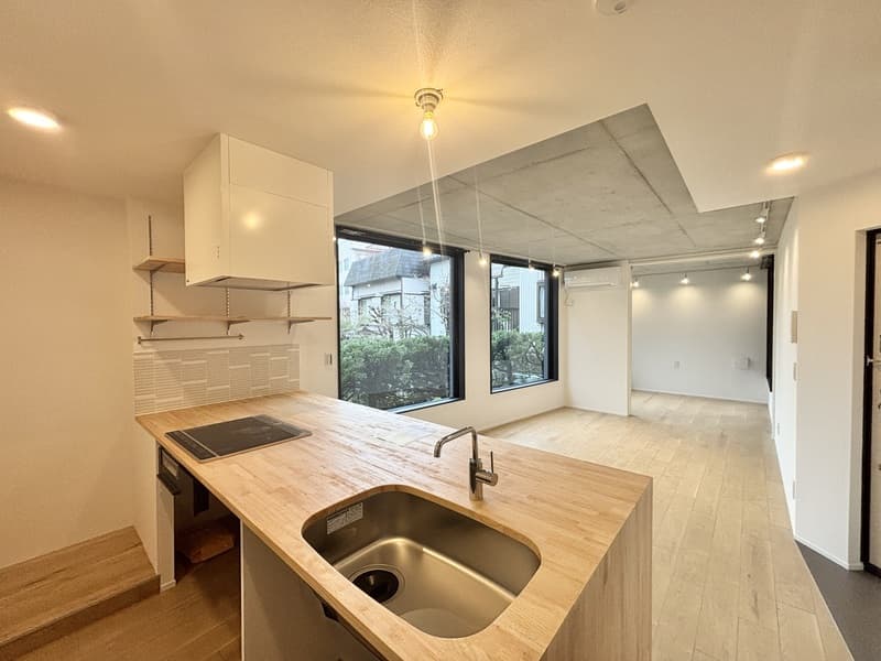 Room image 9