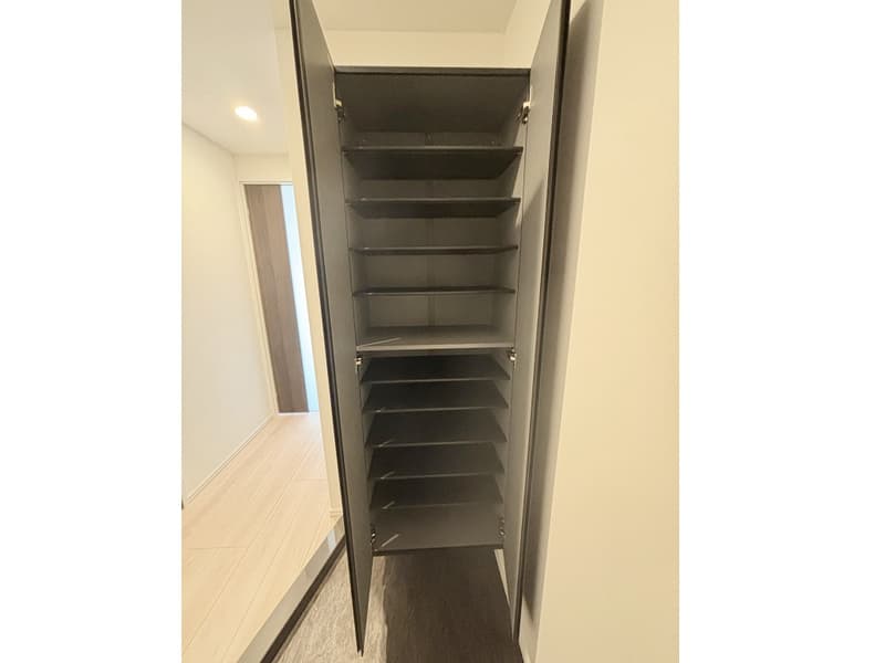 Room image 12