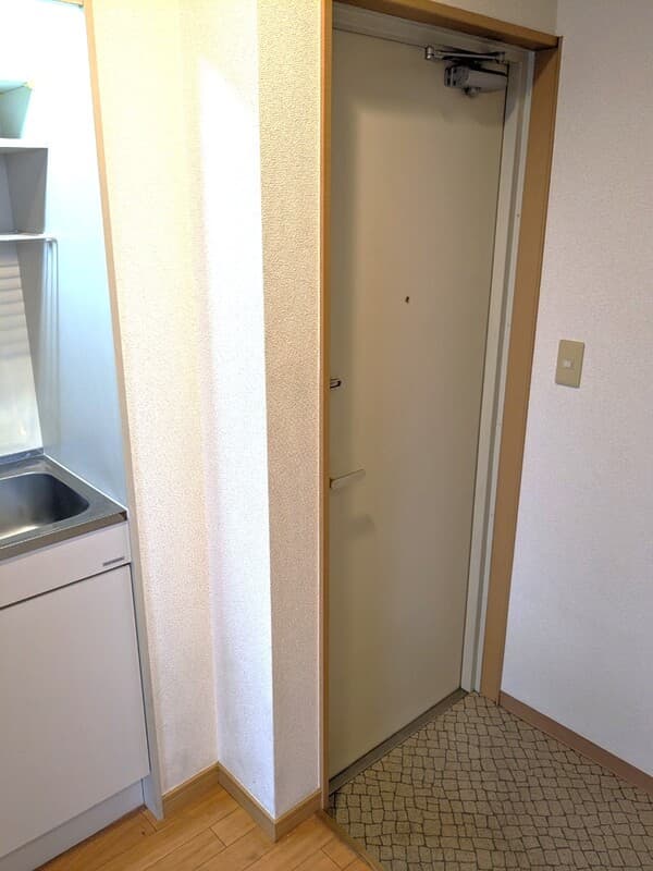 Room image 11