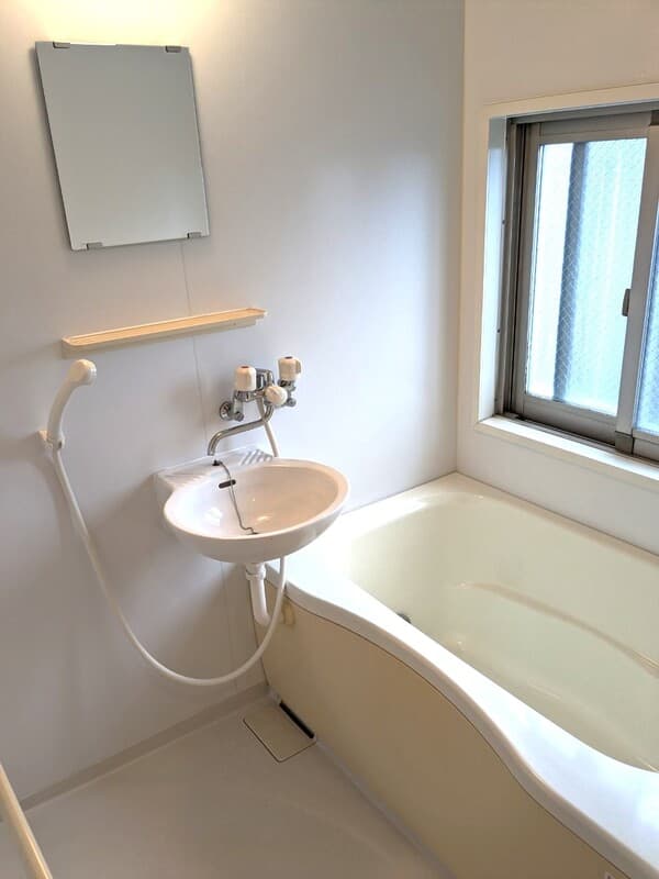 Room image 8