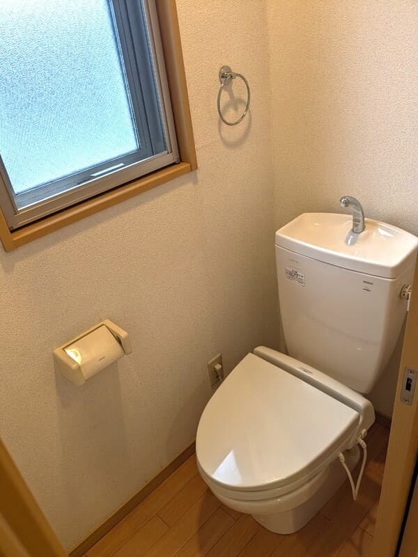 Room image 9