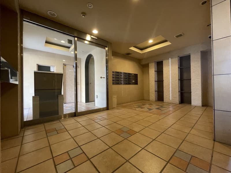 Room image 15