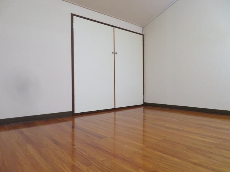 Room image 15