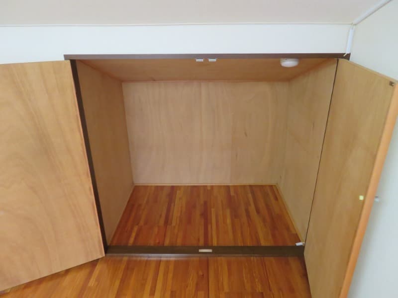 Room image 16