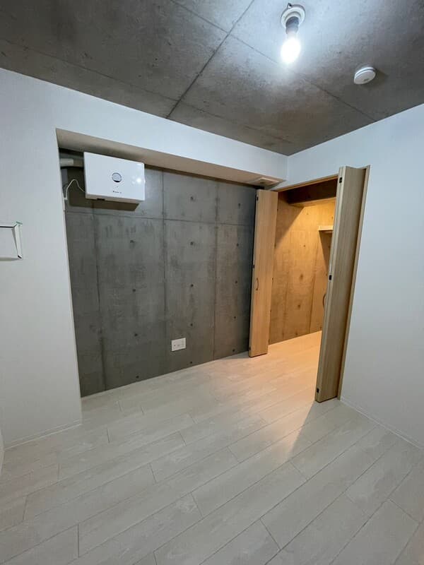 Room image 8