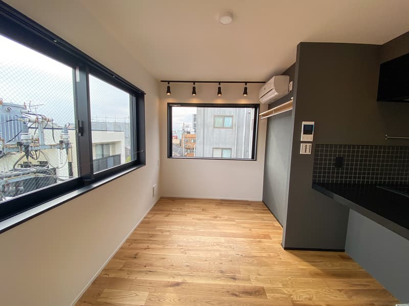 Room image 10