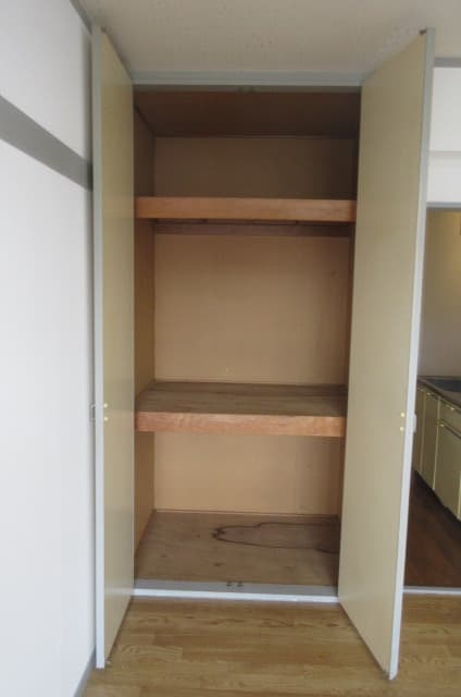 Room image 13