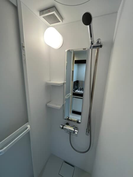 Room image 8