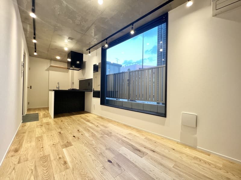 Room image 10